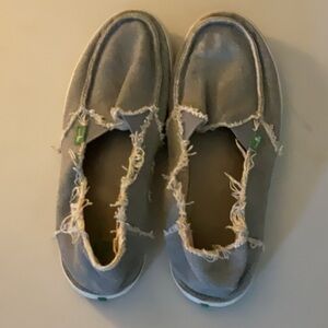 EUC Men’s SANUK slip on shoes